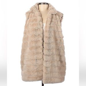 Easel Faux Fur Vest 😍